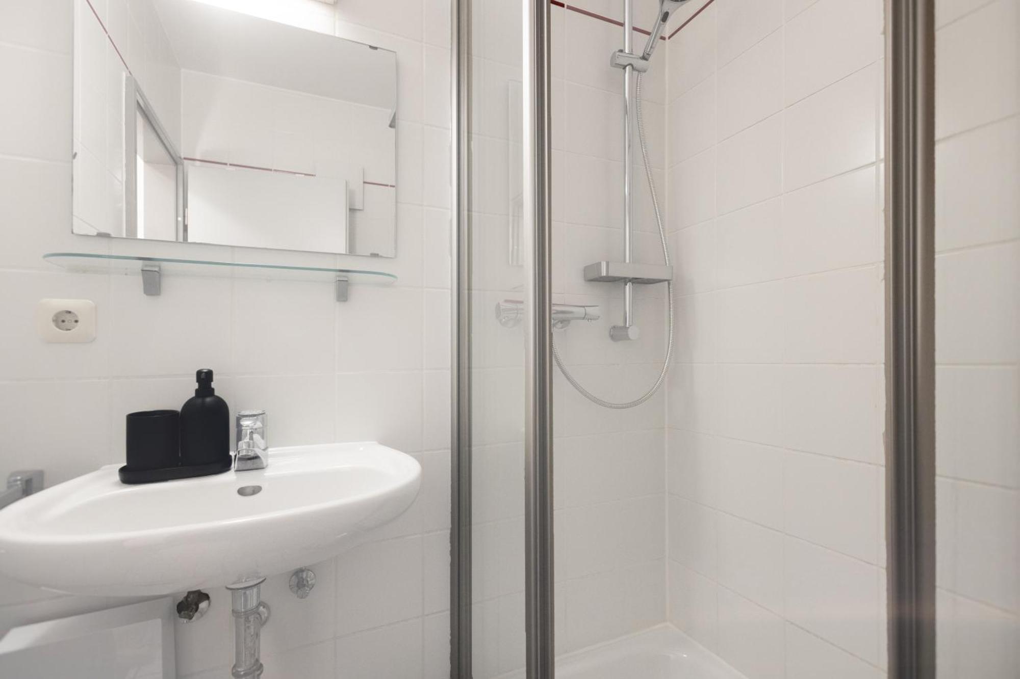 Zentrale Ruhige Wohnung Mit Parkplatz Paderborn Exterior foto